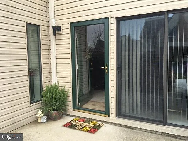 1 bed, 1.0 bath, 806 sqft, $1,375 — Photo 3