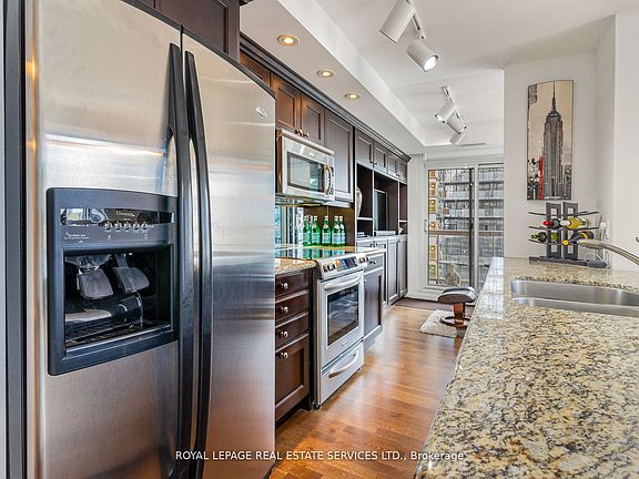 3rd image of 900 Mount Pleasant Rd #1203