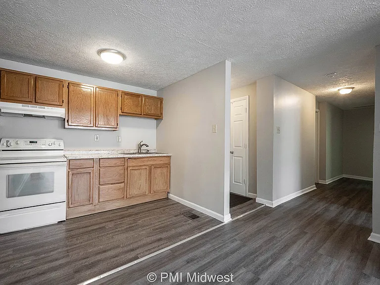 3736 N Meridian St — Photo 38