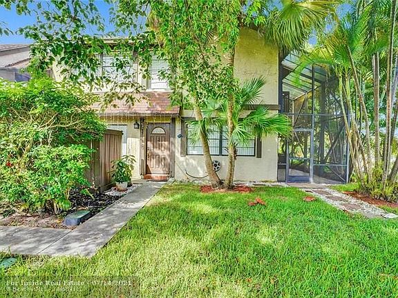 3rd image of 2371 Bayberry Dr #2371