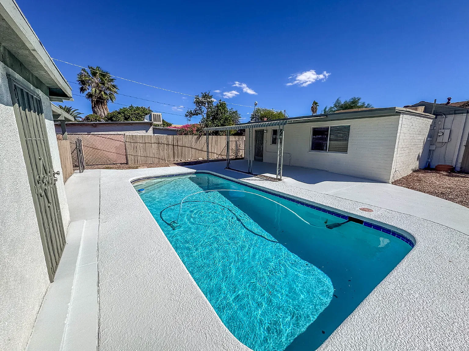 3 bed, 2.0 bath, 1639 sqft, $2,495 — Photo 1
