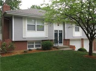 1601 NE 75th St, Gladstone, MO 64118