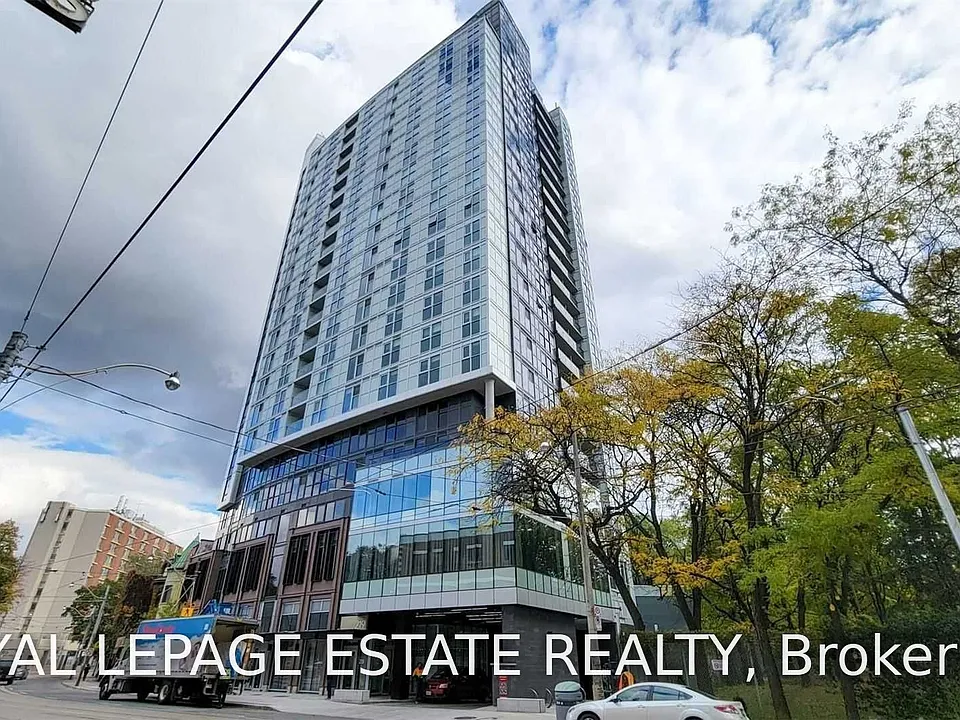 219 Dundas St E #303
