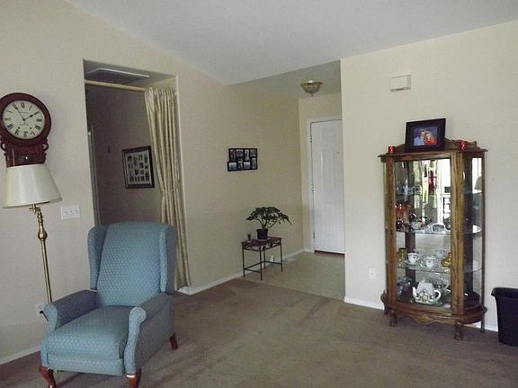 4th image of 914 Placer Ct