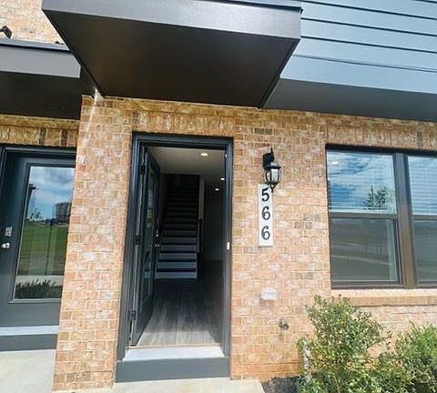 3rd image of 566 Banquet Ln