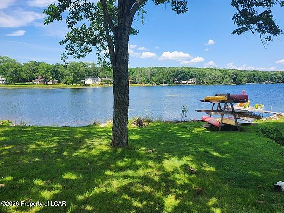 4th image of 1297 Lakeview Dr