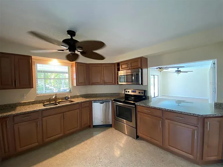 165 Dartmouth Dr NW — Photo 12