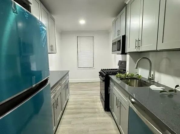 150-11 72nd Road image 4 of 12