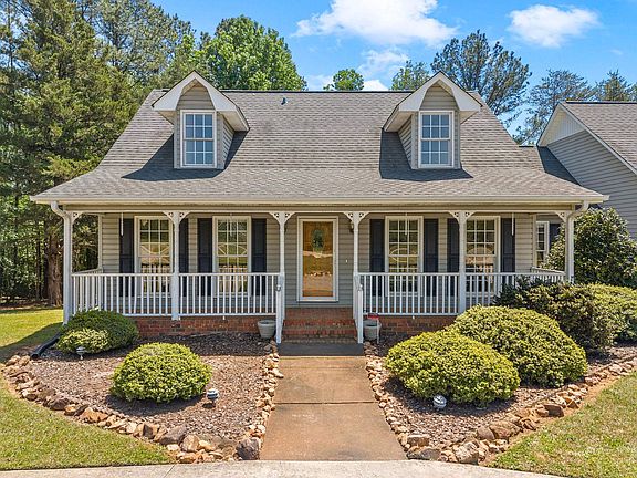 4th image of 320 Burton Rd