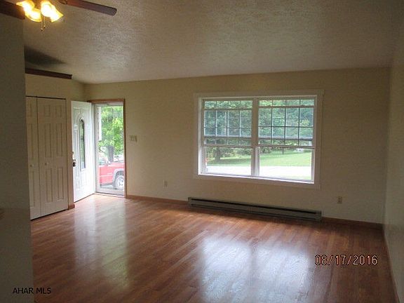 5th image of 124 Joys Dr