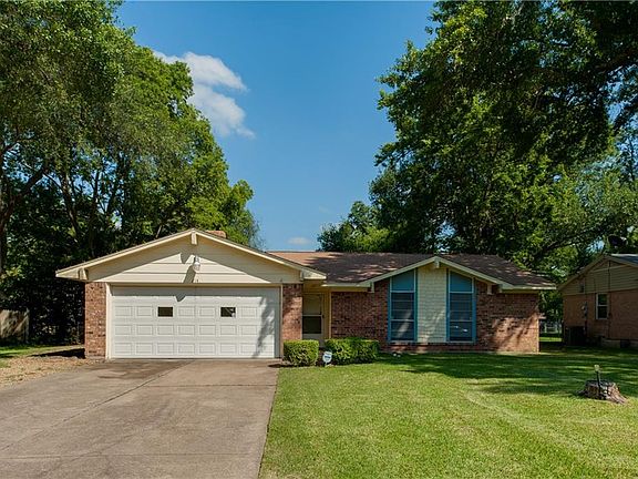 2nd image of 214 Leighton Dr