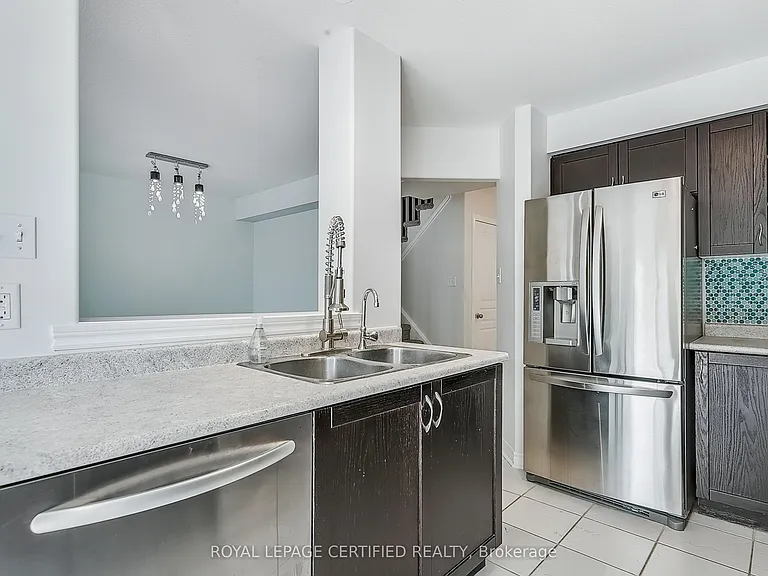37 Wilkie Cres — Photo 12
