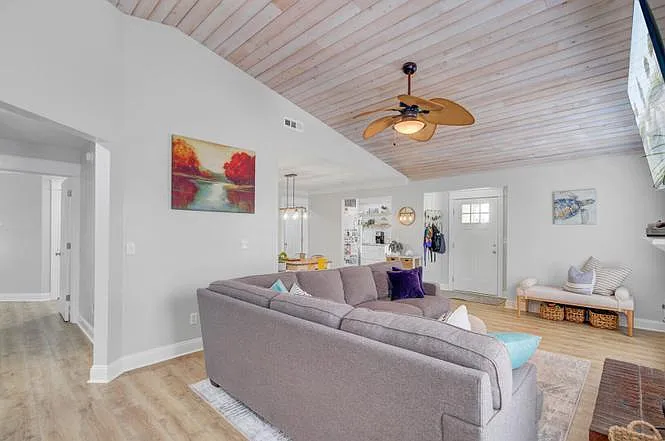 2076 Presidio Dr — Photo 23