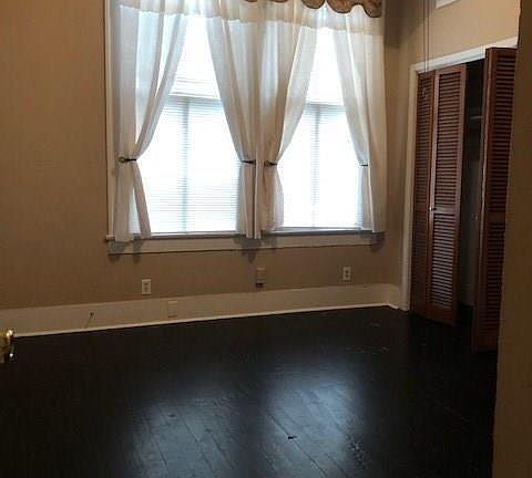 3rd image of 1819 Broadway St