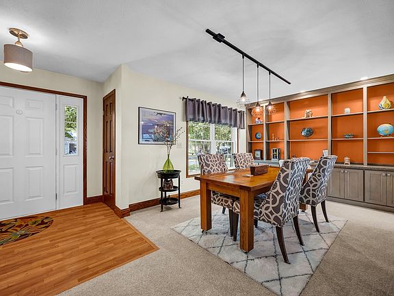 3rd image of 9 Chiswick Cir