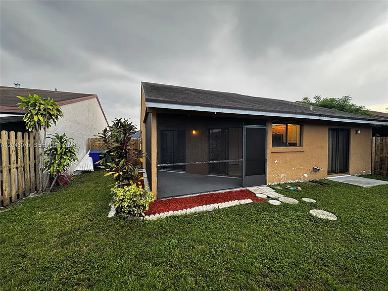 951 SW 109th Ave — Photo 20