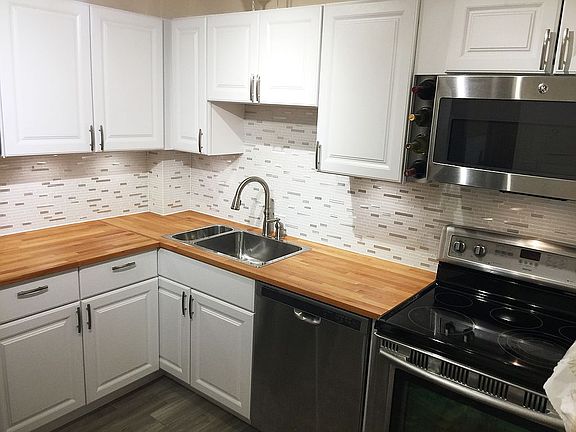 3rd image of 16851 NE 23rd Ave APT 414
