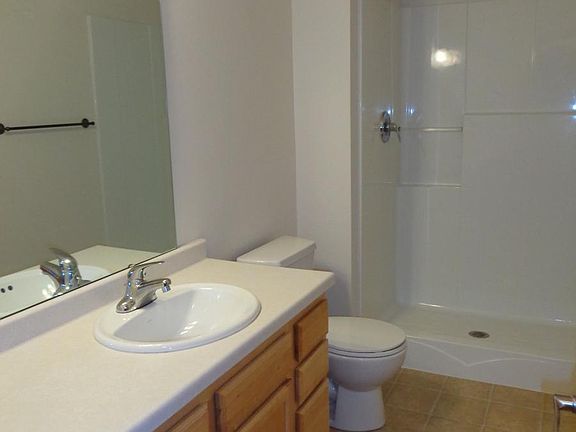 5th image of 826 37th Ave S APT 1