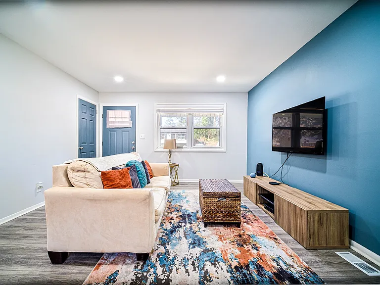 2515 Thornton Rd — Photo 5