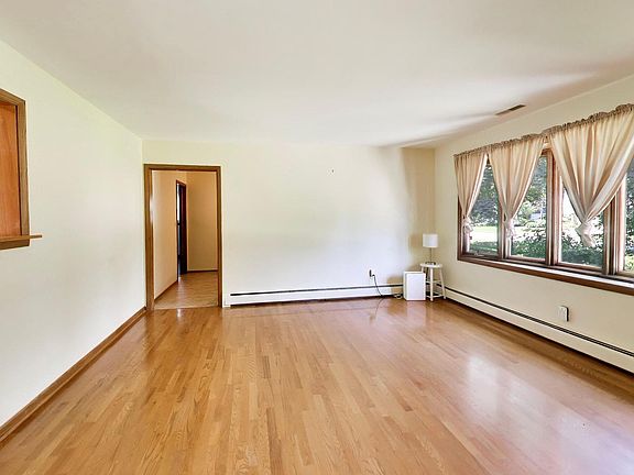 2nd image of 4049 Grandview Ave