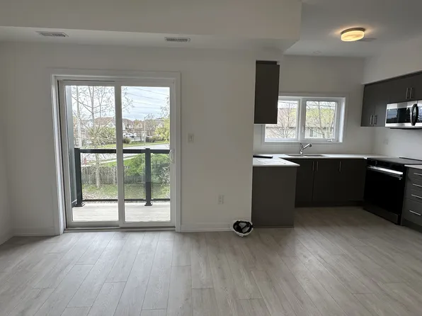 42 Lowes Rd W, Guelph, ON