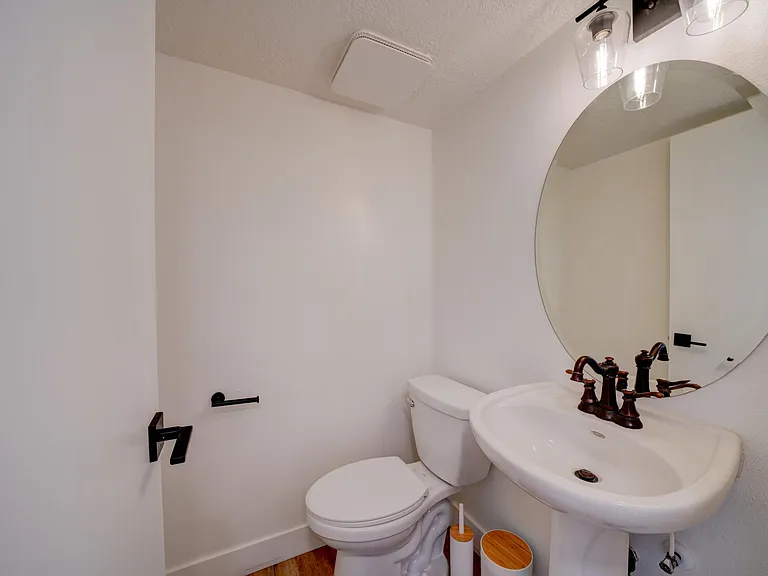 124 Parkway — Photo 24