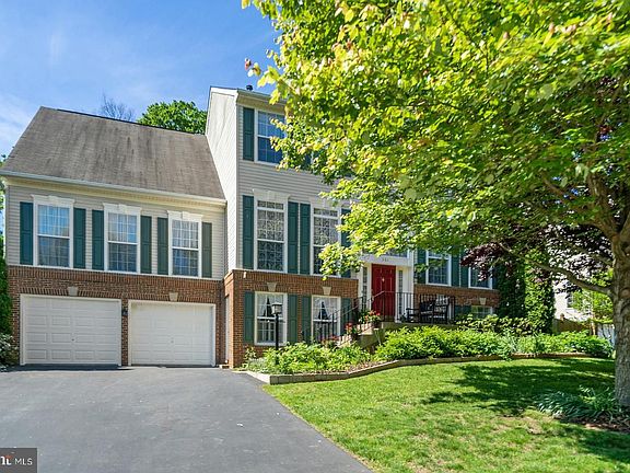 3rd image of 361 Hidden Creek Ln