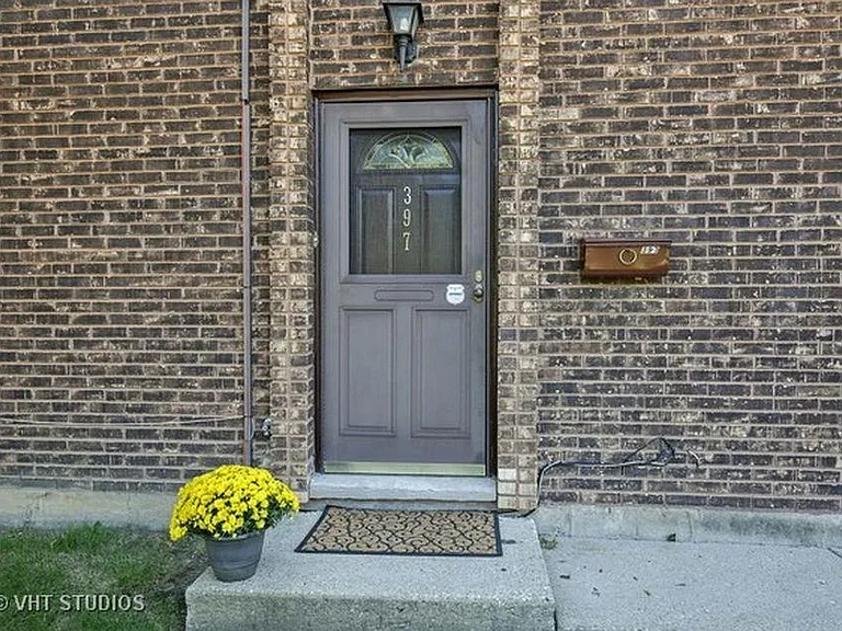 397 E Rimini Ct — Photo 2