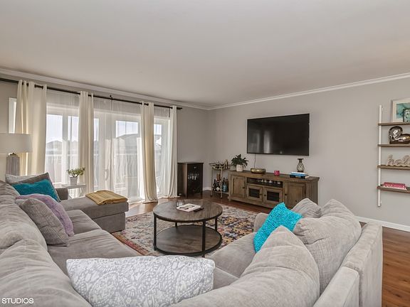 5th image of 7041 W Touhy Ave APT 604
