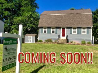 21 New Mexico Rd, Tewksbury, MA 01876