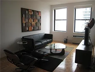 Rented by R New York