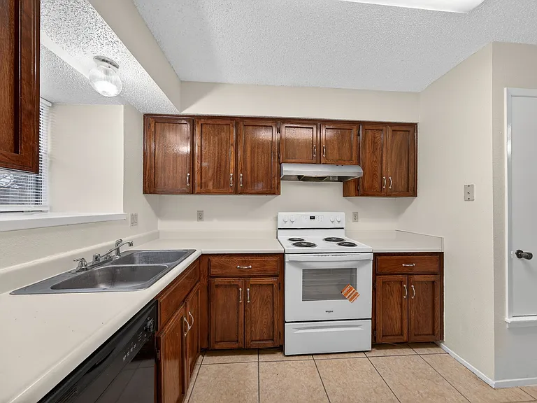 11703 Whisper Valley St — Photo 15