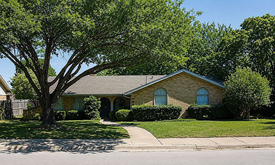 1st image of 735 W Ridge Dr