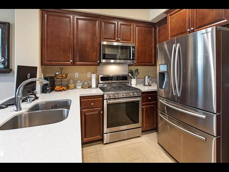 6520 Longboard Ct — Photo 7