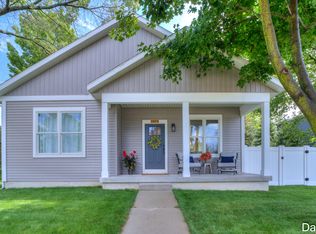 1813 Ruddiman Dr, Muskegon, MI 49445