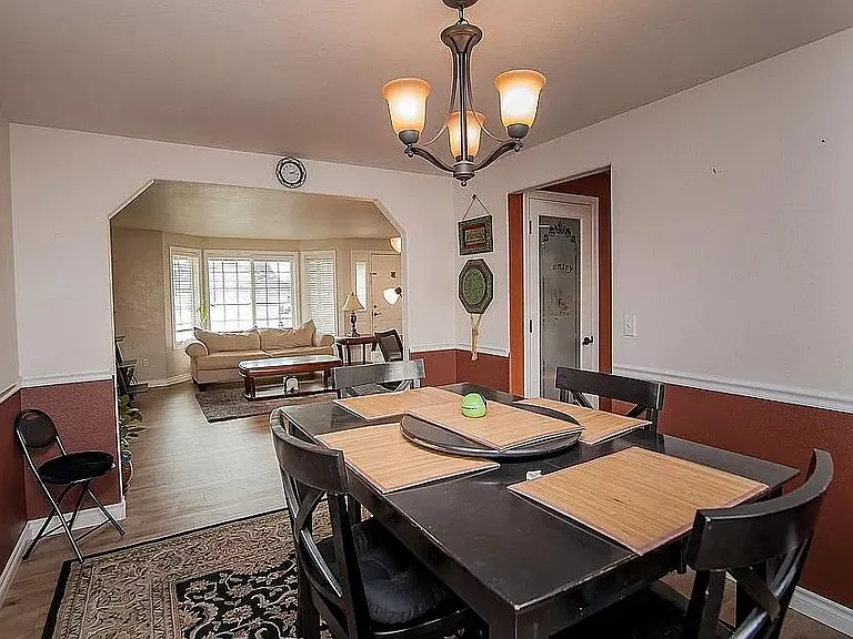 7715 Galiano Dr — Photo 2
