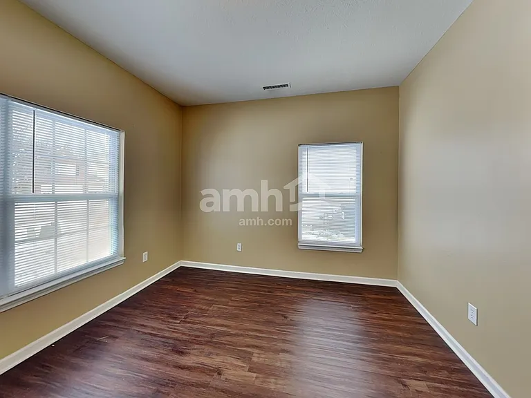 5659 W Woodview Trl — Photo 8