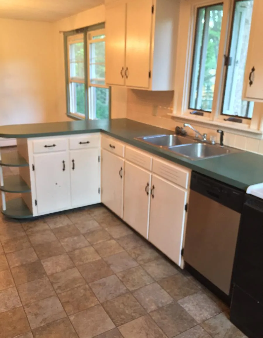 4 bed, 2.5 bath, 2496 sqft, $4,600 — Photo 4