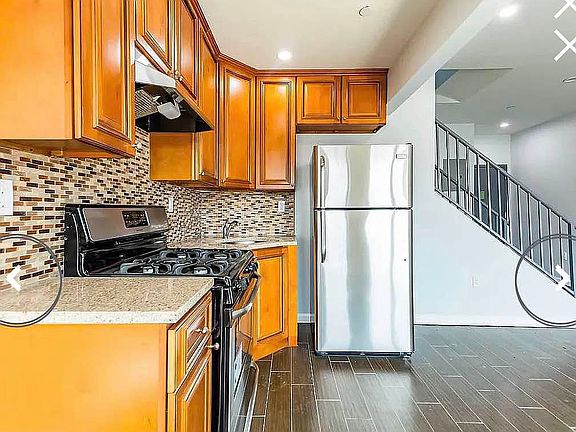 5th image of 615 Saint Johns Pl #3E