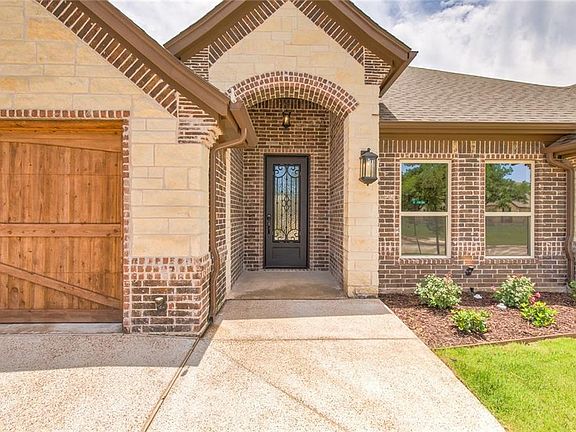 3rd image of 1012 Anna Cir