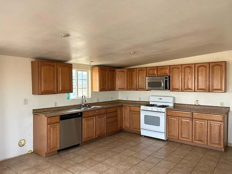 45397 Silver Valley Rd — Photo 10