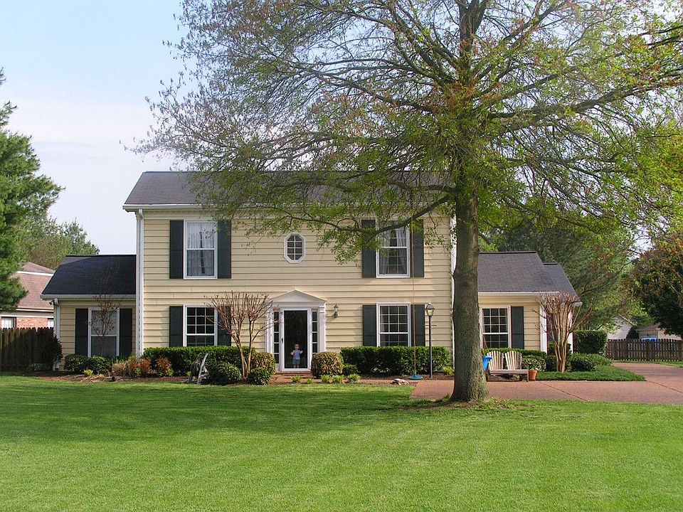 Front of home, Large Lot.