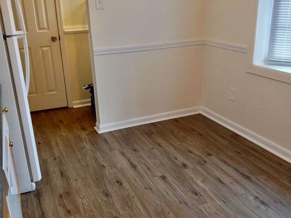4th image of 1023 Thomas Jefferson Pl