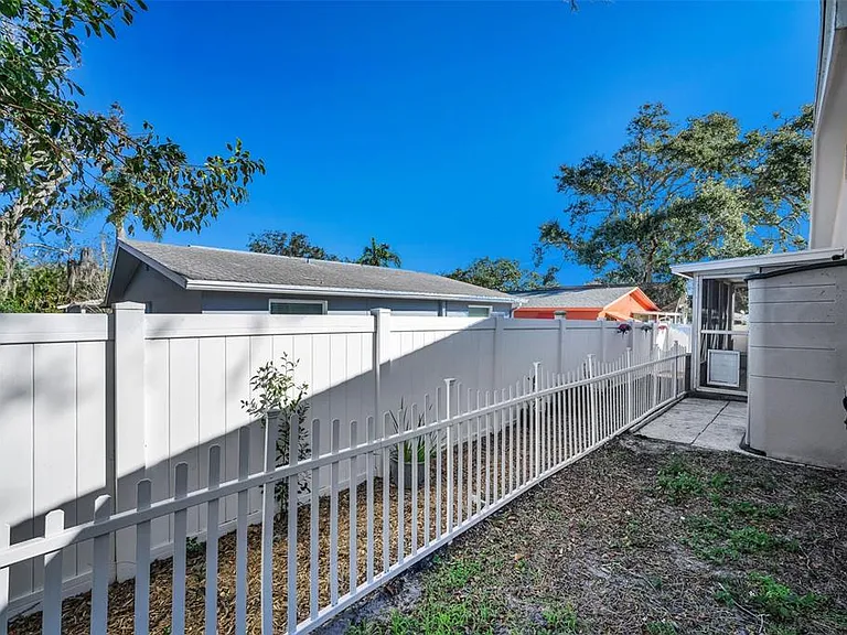 1000 Crane Ct — Photo 43