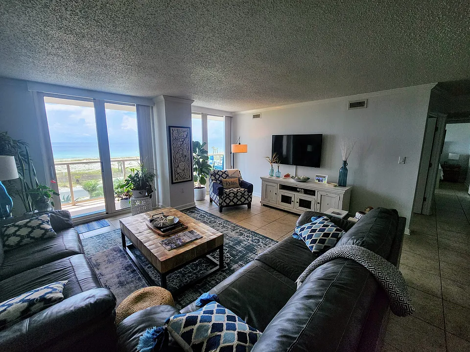310 Fort Pickens Rd #4G