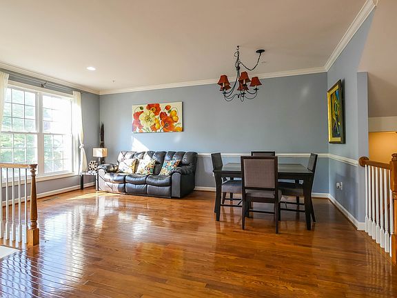 Open Floor Living/Dining Rm