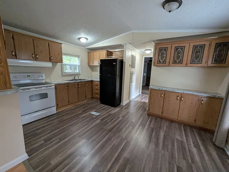 7988 Hickory Hollow Dr — Photo 3