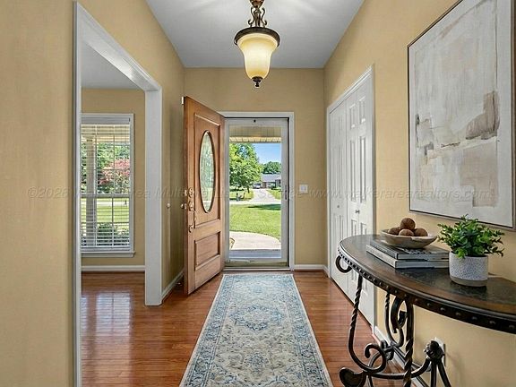 3rd image of 2105 Heatherwood Dr