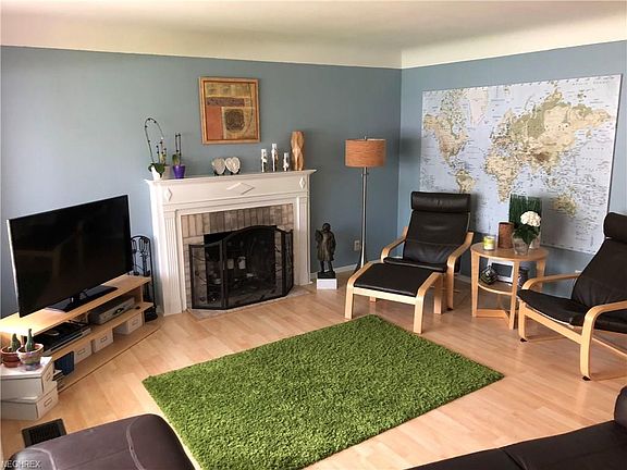 2nd image of 21230 Parkwood Ave