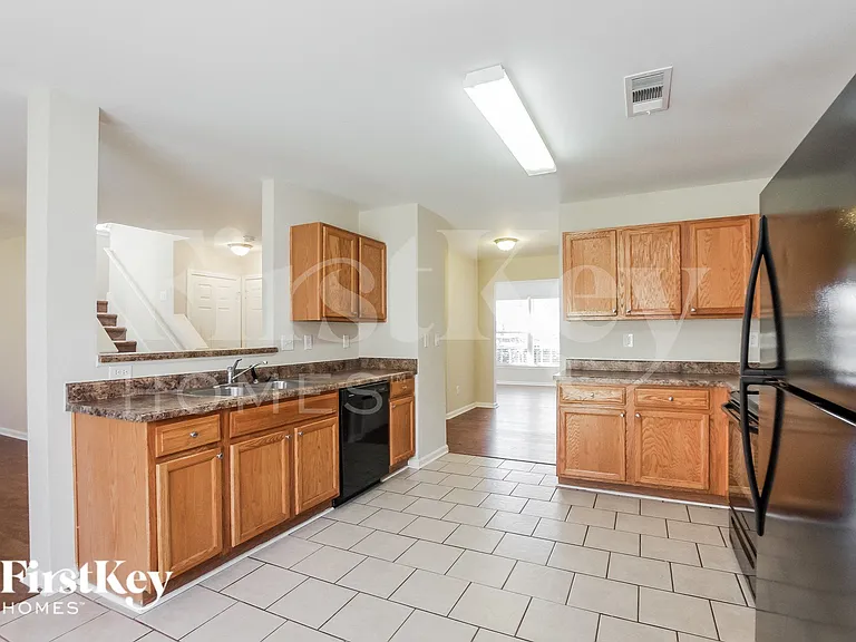 216 Winding Canyon Dr — Photo 5